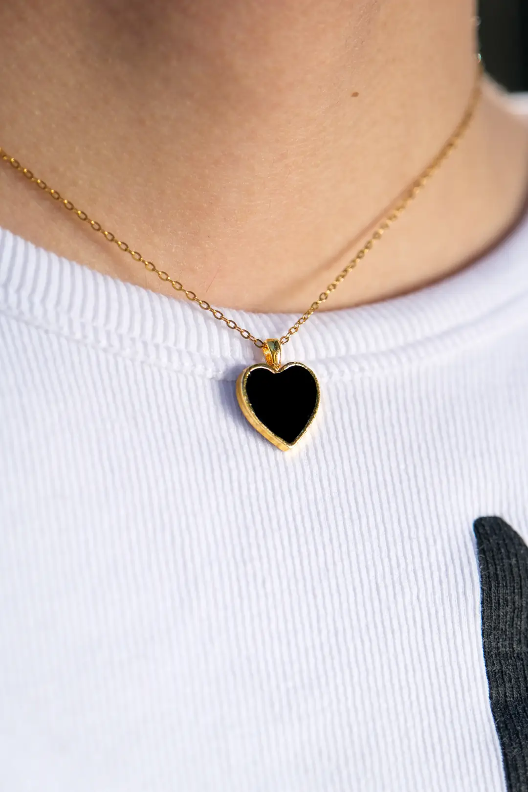 Ürün görseli: Obsidian Heart Necklace