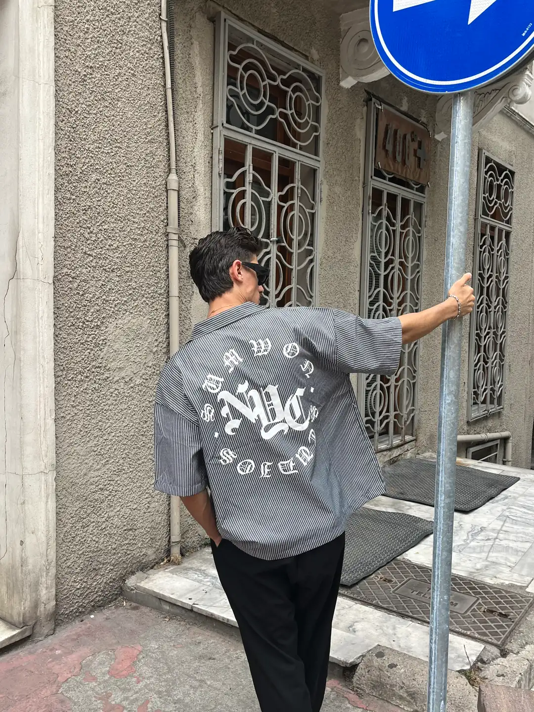 Ürün görseli: NYC Retro Çizgili Gömlek - Gri