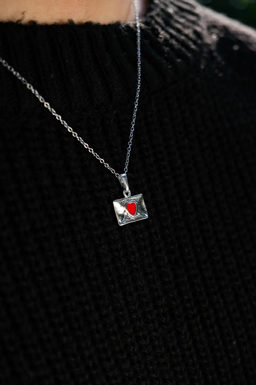 Ürün görseli: Silver Heart Script Necklace