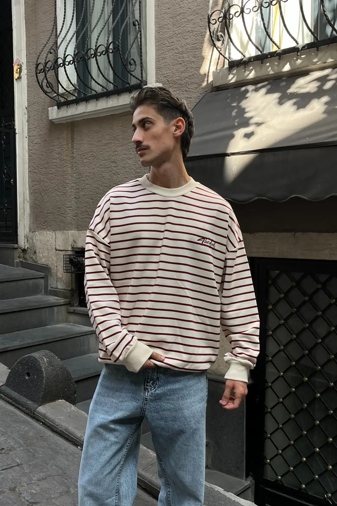 Ürün görseli: Retro Çizgili Oversize Sweatshirt - Bordo