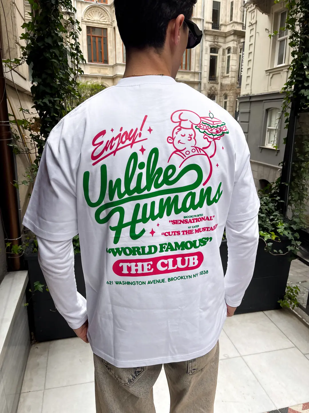 Unlike Humans Club Tişört