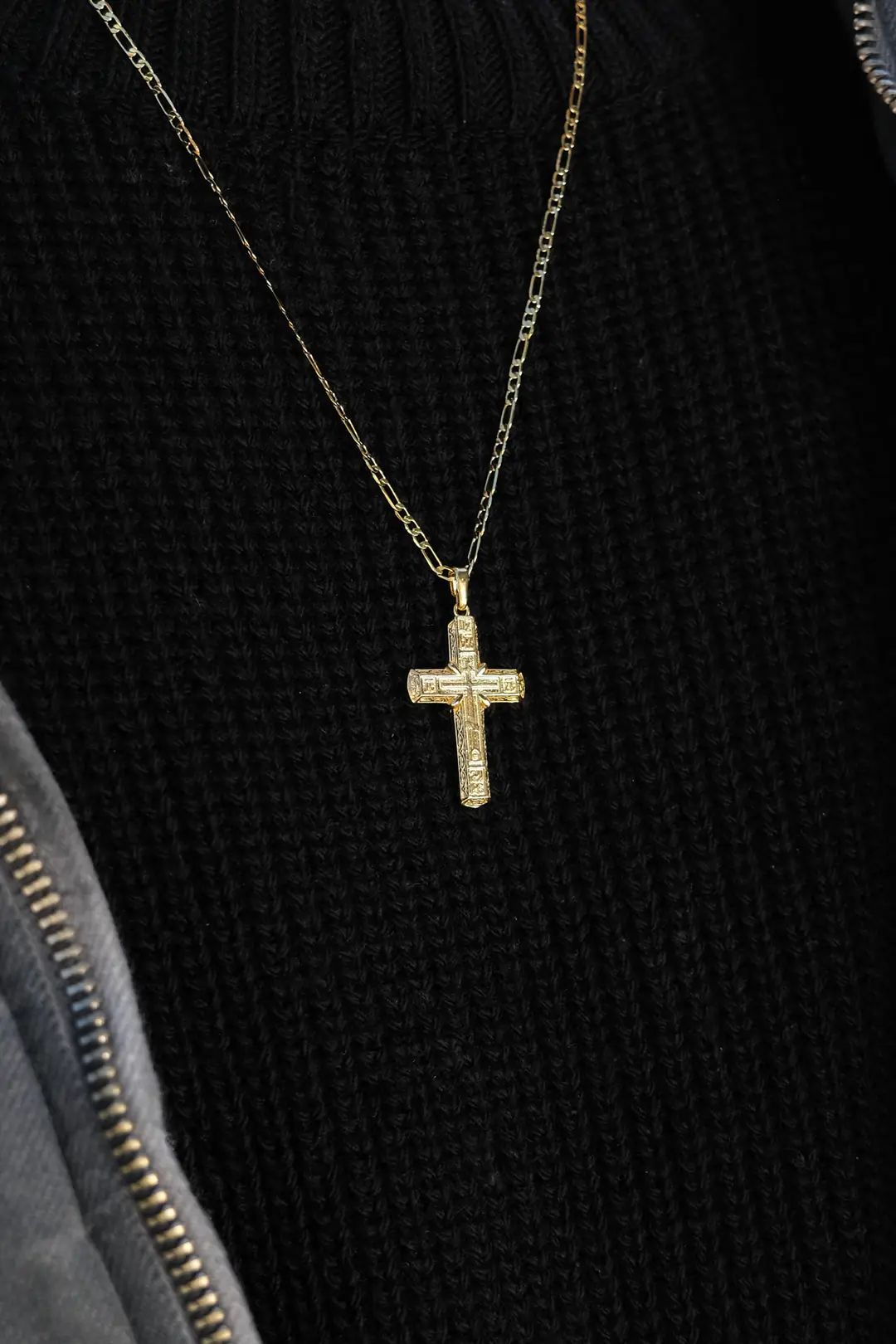 Ürün görseli: Eternal Gold Cross Necklace