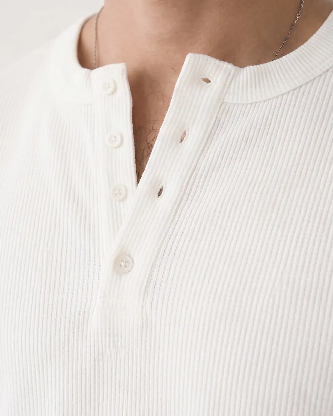 Henley Yaka Düğme Detaylı Slim Fit Kısa Kollu Tişört