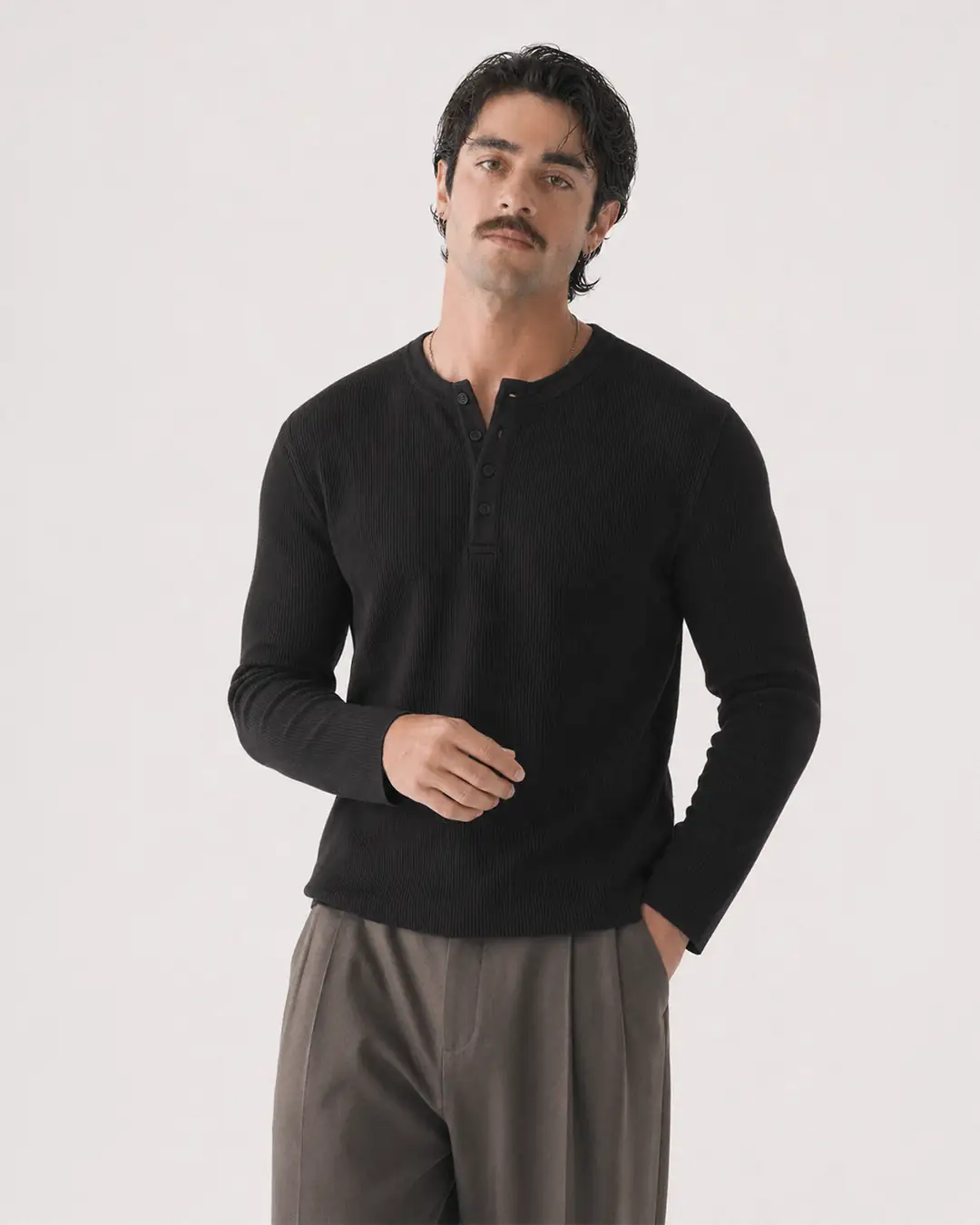 Ürün görseli: Uzun kollu henley slim fit tişört - Siyah