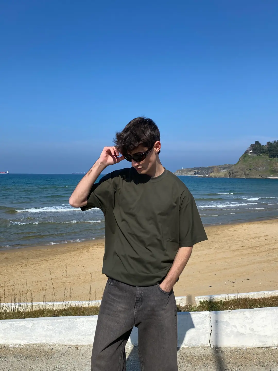 Ürün görseli: Basic Oversize Tişört - Haki