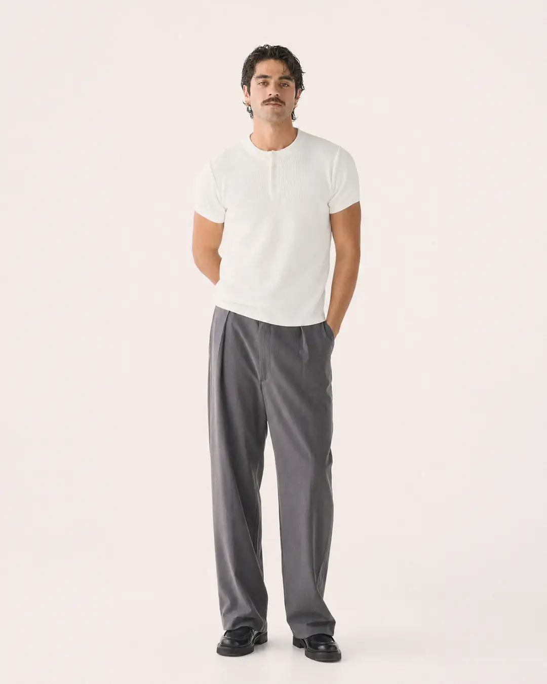 Henley Yaka Düğme Detaylı Slim Fit Kısa Kollu Tişört