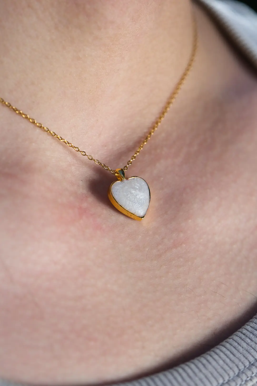 Ürün görseli: Snow White Heart Necklace