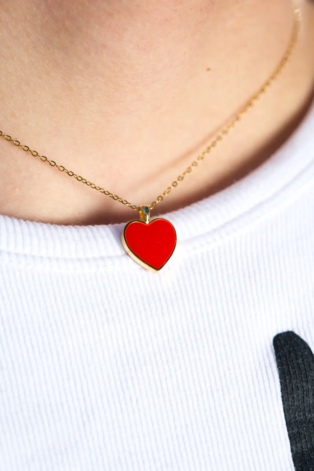 Ürün görseli: Scarlet Heart Necklace