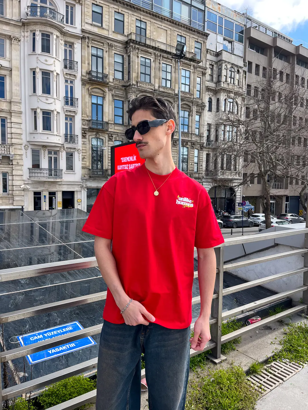 Unlike Humans Tişört